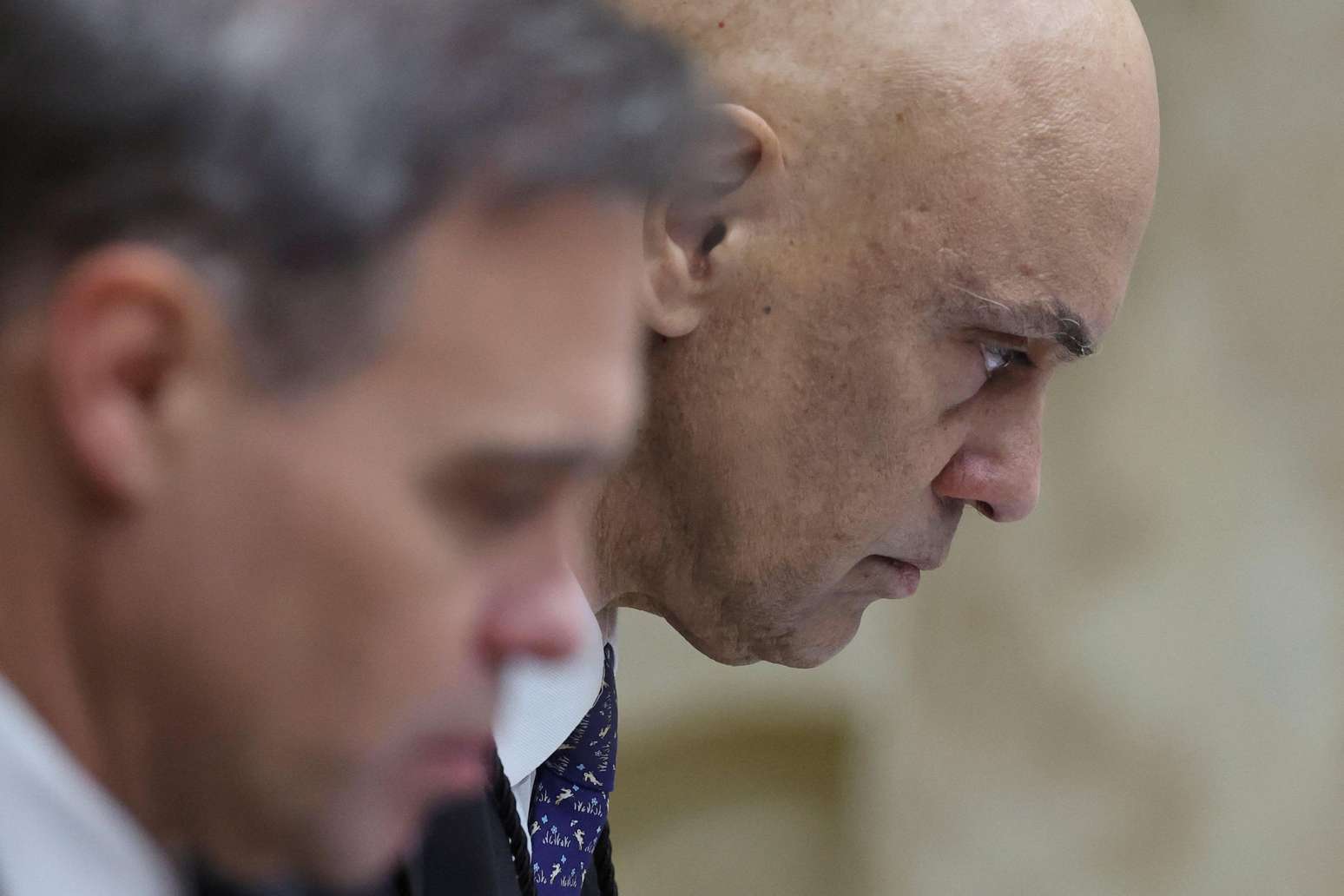 Moraes e Mendon&ccedil;a adotaram decis&otilde;es ilegais, dizem juristas