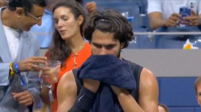 Alcaraz passa mal e vomita em derrota para Shelton no US Open