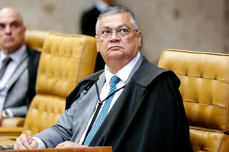 Dino manda investigar onda de ataques a imagens religiosas em meio a caso de Nossa Senhora Aparecida