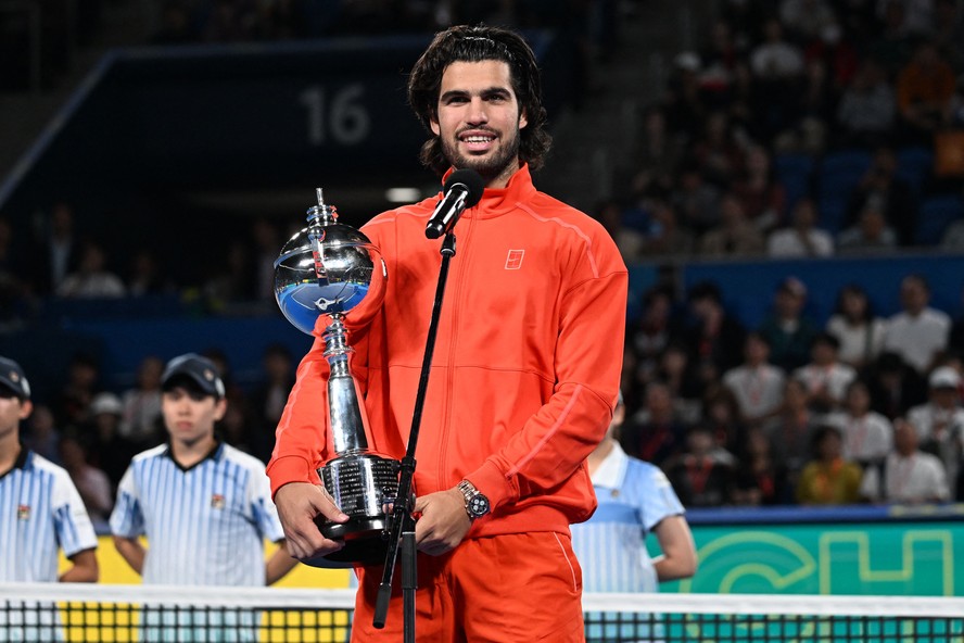 Carlos Alcaraz vence o ATP 500 de Tóquio, primeiro título desde seu retorno de lesão