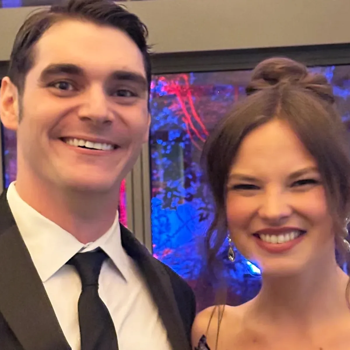 Quem é a noiva de RJ Mitte, ator de Breaking Bad que morreu aos 34 anos