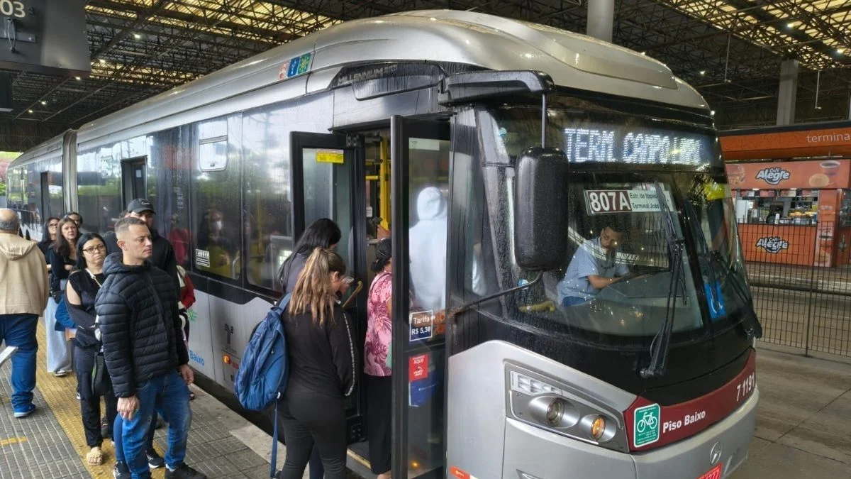 Periferias onde Lula venceu são as mais afetadas por falta de ônibus em SP