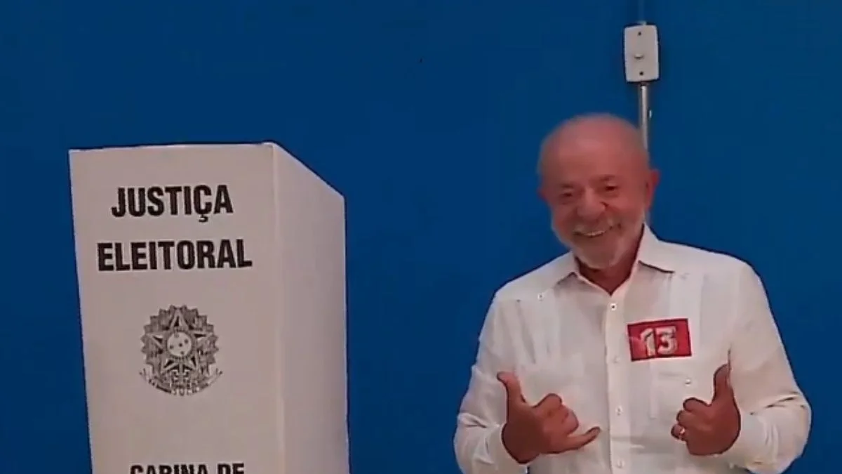 Lula acompanha apuração em hotel de São Paulo com a cúpula da campanha