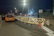 Em frente à feira, o trânsito está restrito a uma faixa no sentido Ceilândia