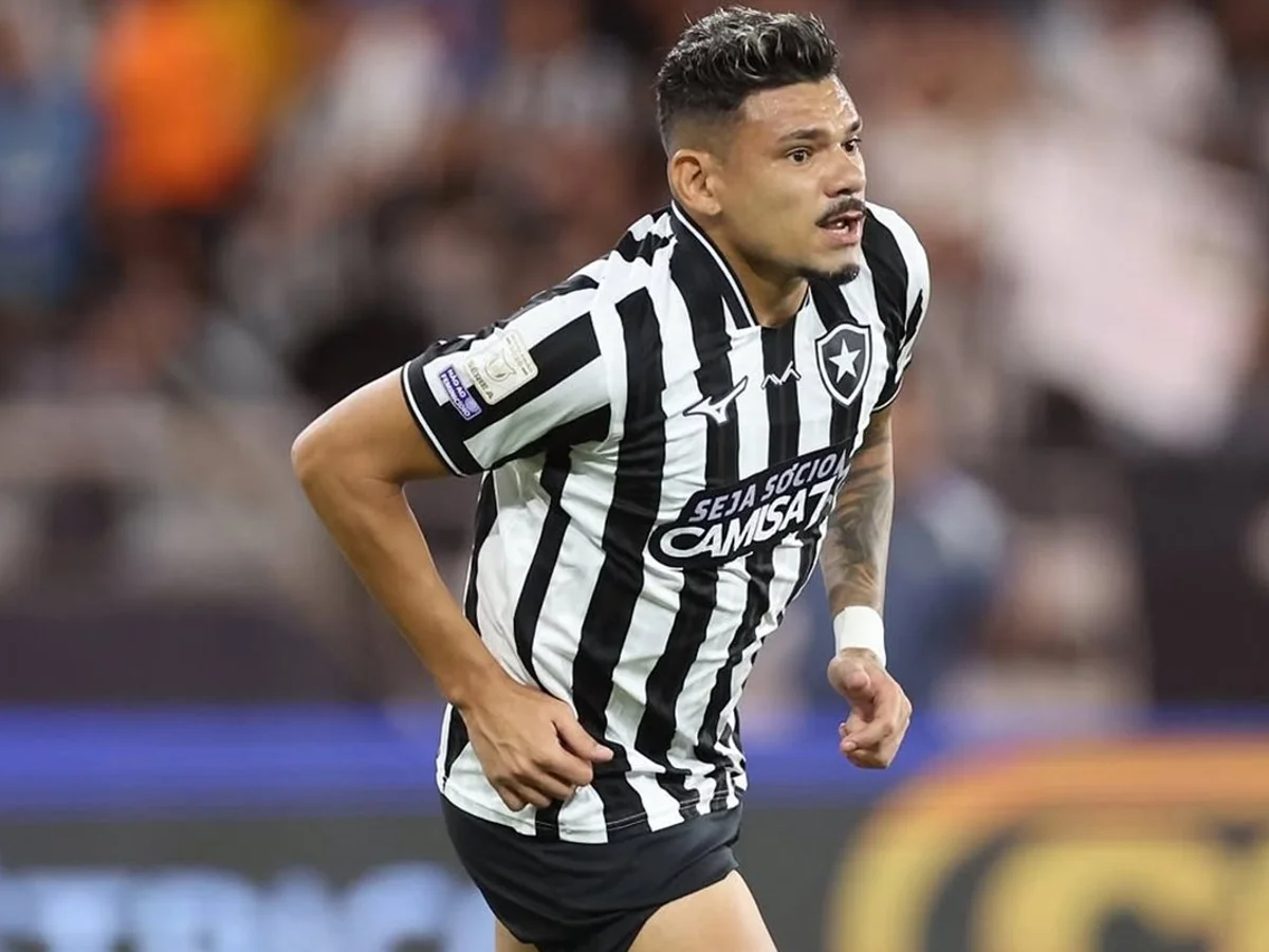 Tiquinho marca no início, Botafogo vence a Chapecoense e se afasta do Z4