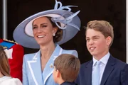 Príncipe George repete tradição do pai, William, em Eton College