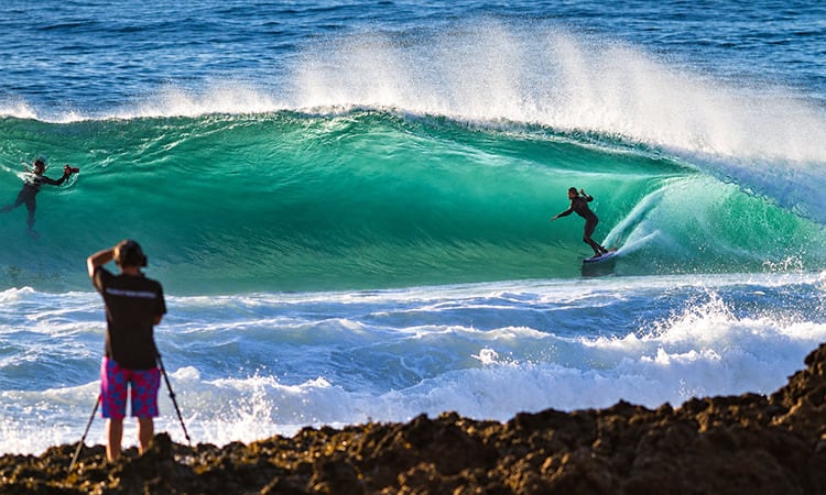 Maré alta: entenda mais sobre a origem do surfe e como o esporte tem ganhado cada vez mais espaço no Brasil