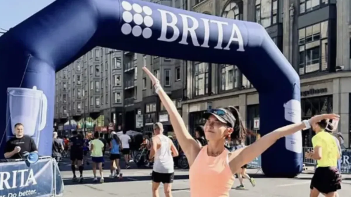 Influenciadora é desclassificada em maratona por trapacear e usar bicicleta
