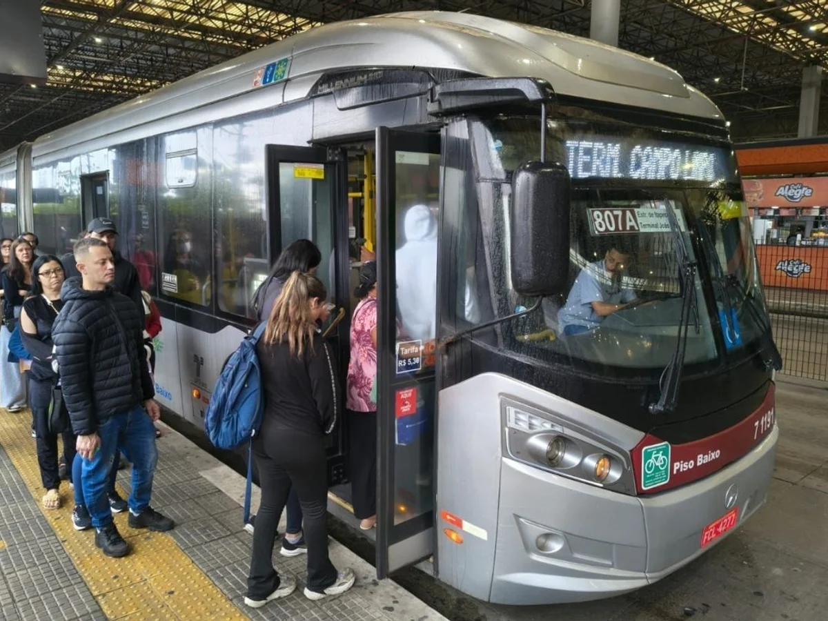 Periferias onde Lula venceu são as mais afetadas por falta de ônibus em SP