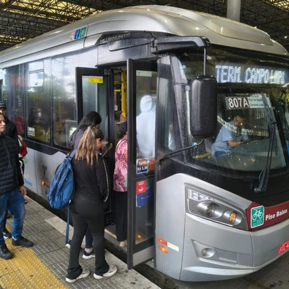 Periferias onde Lula venceu são as mais afetadas por falta de ônibus em SP