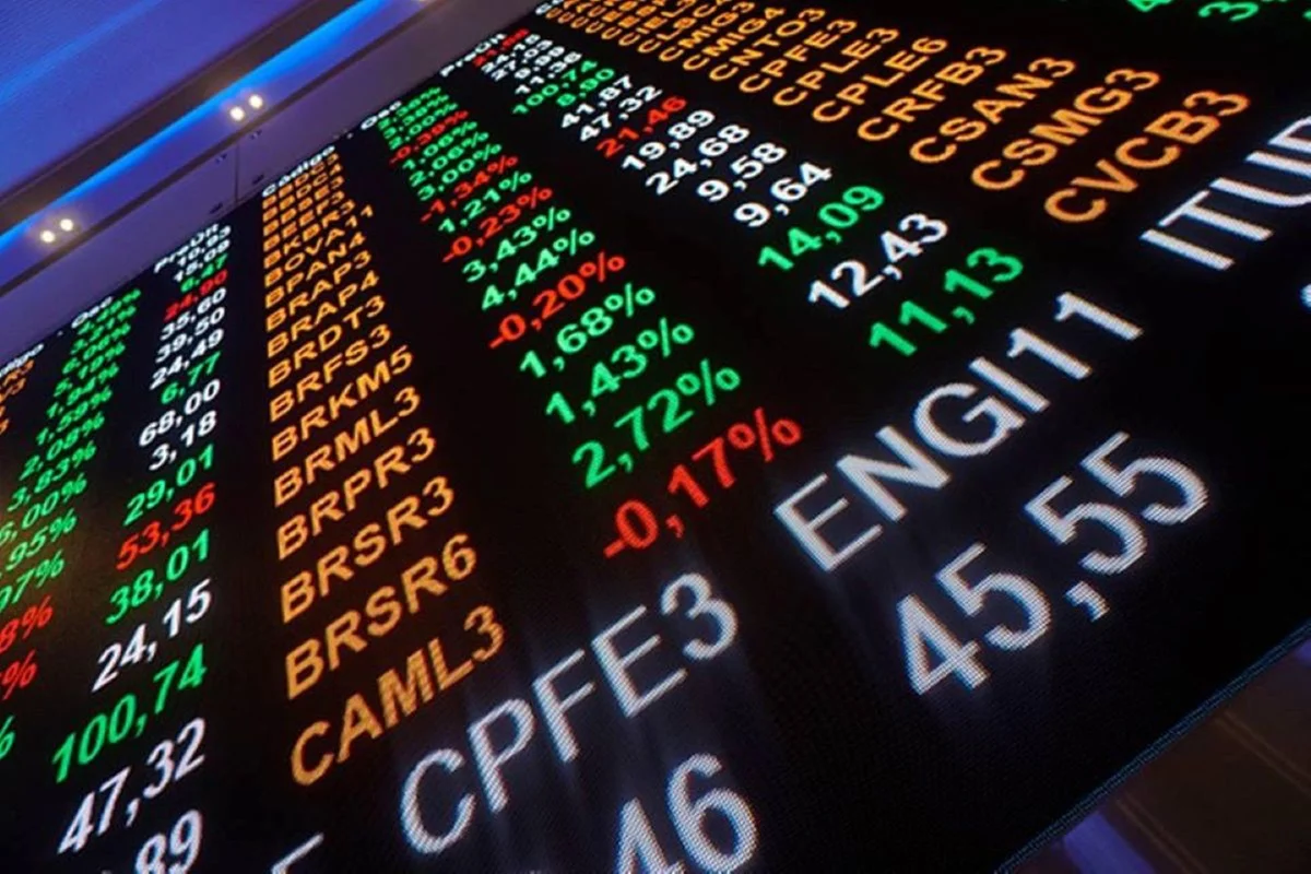Bolsa abre acima de 206 mil pontos, em queda após recorde histórico na 6ª