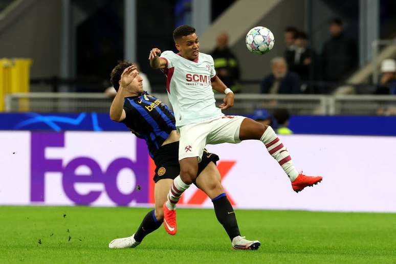 Carlos Augusto decide, e Inter vence o Shakhtar pela Champions