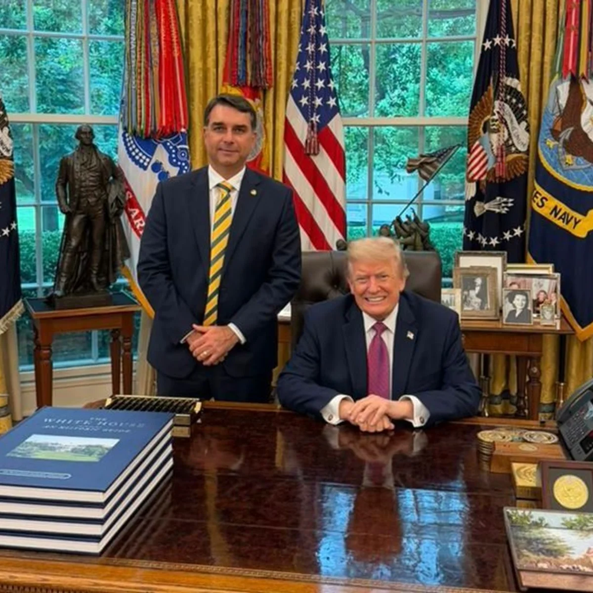 Trump diz que Flávio Bolsonaro teve "grande vitória" na eleição