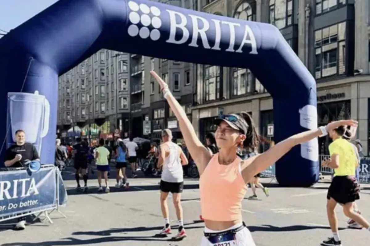 Influenciadora é desclassificada em maratona por trapacear e usar bicicleta