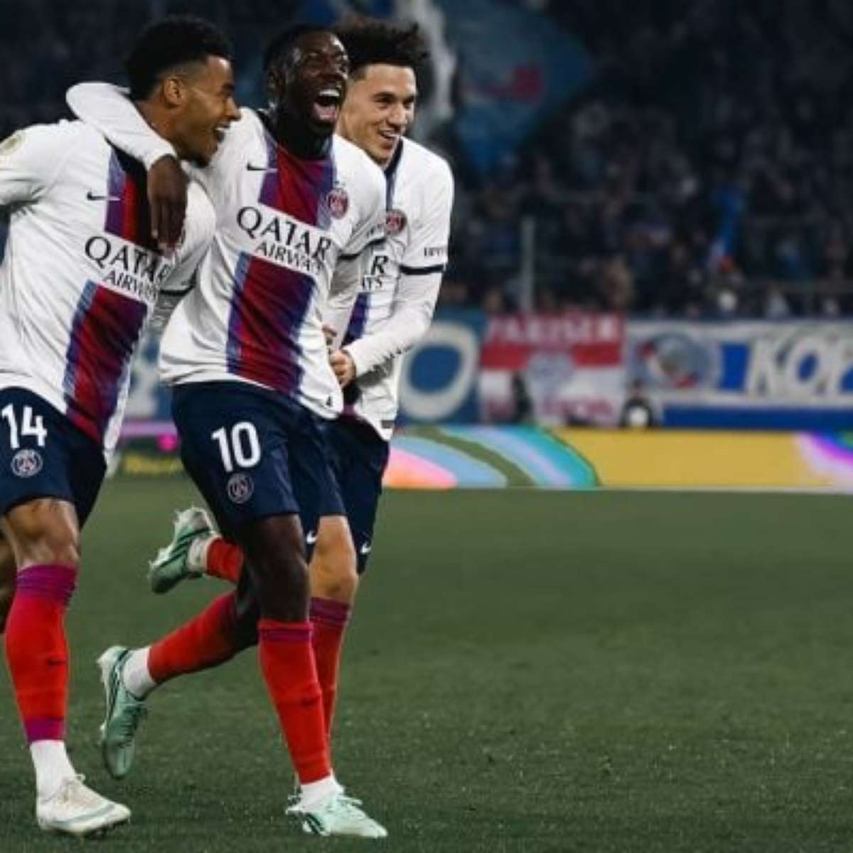 No sufoco! PSG vira no fim e vence o Strasbourg no Francês