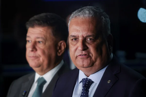 Gilmar Mendes manda arquivar investigação de estupro contra vice de Flávio