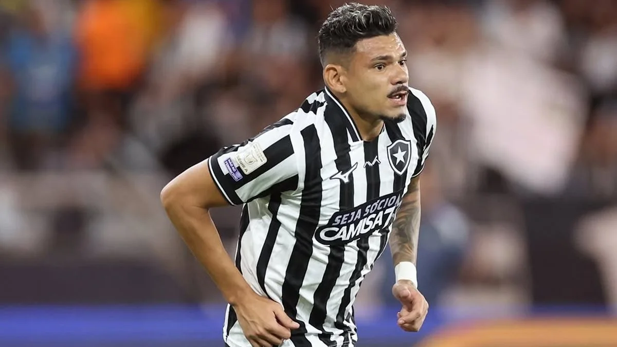 Tiquinho marca no início, Botafogo vence a Chapecoense e se afasta do Z4
