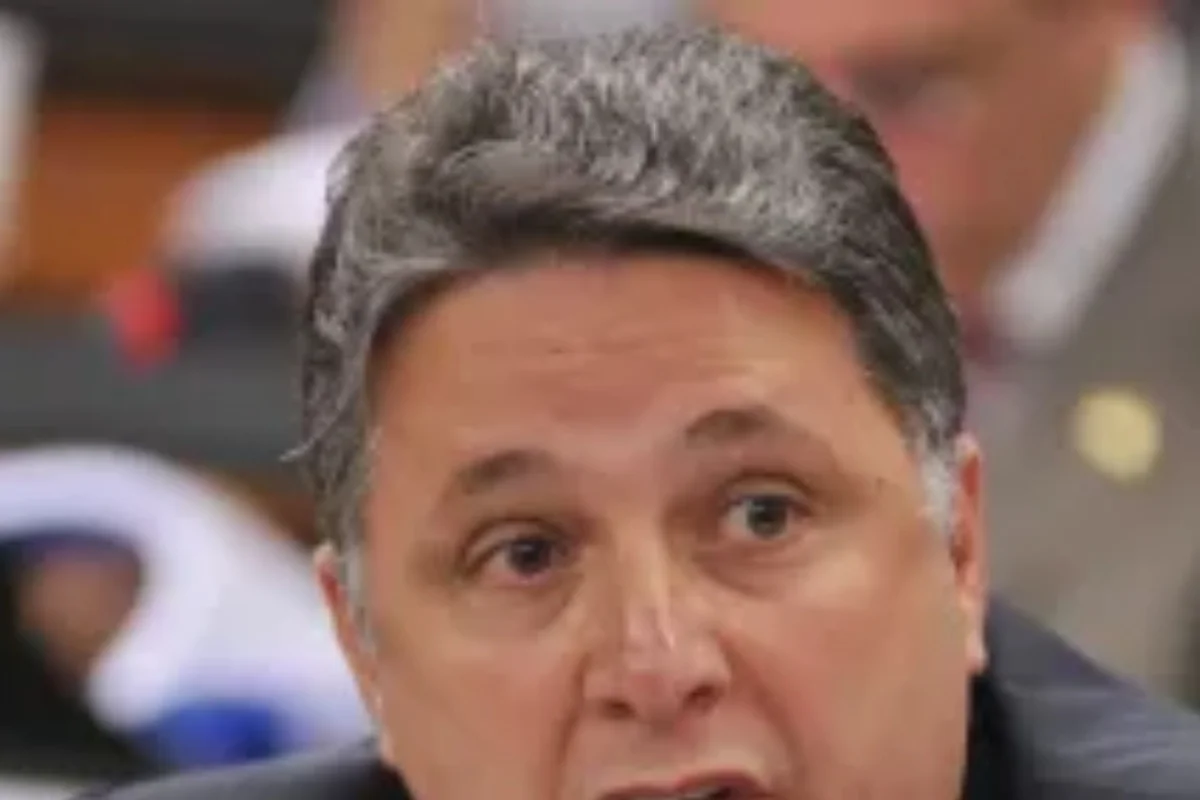 Floriano dá 2 dias para MP se manifestar sobre desistência de Garotinho