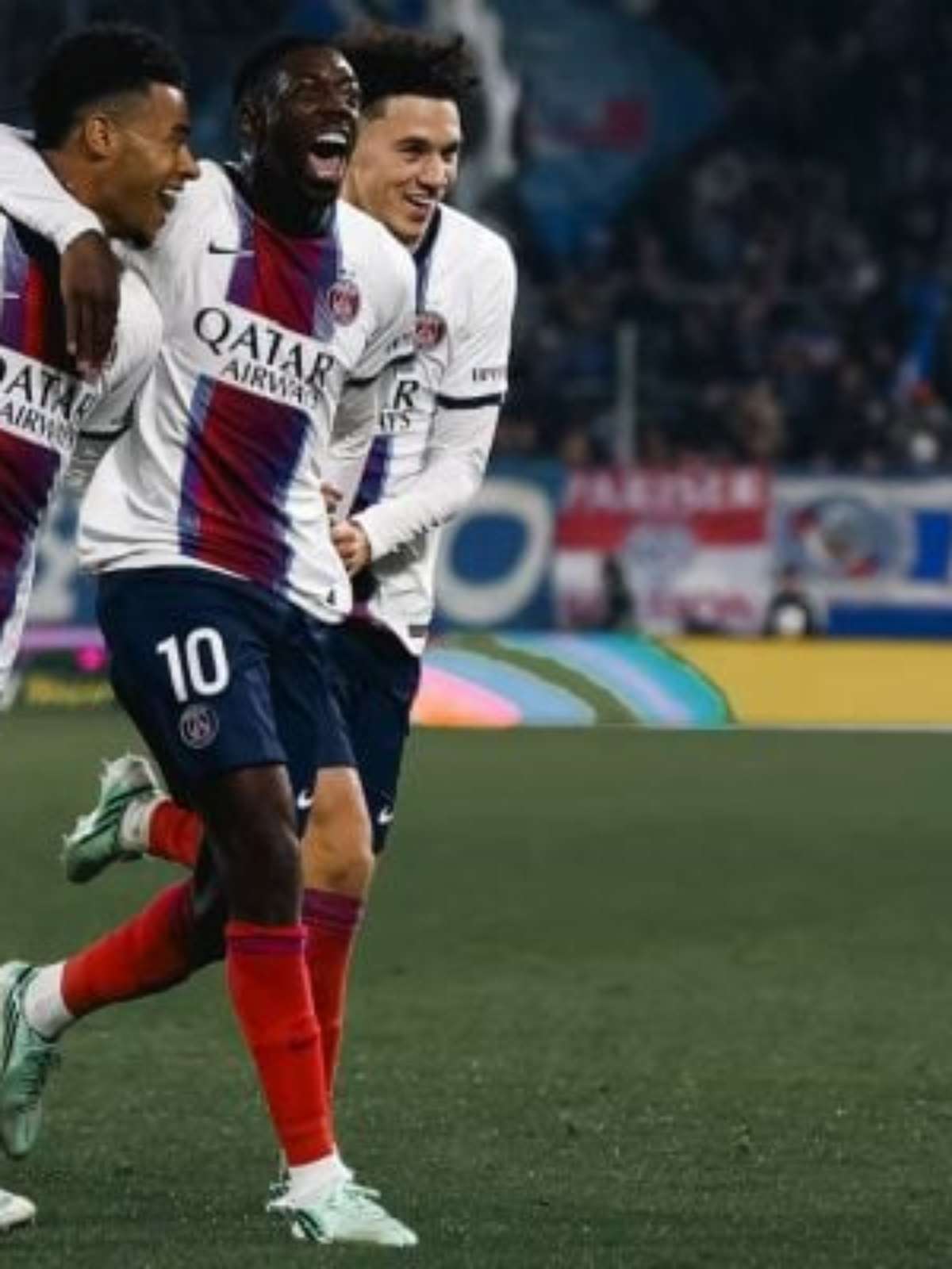 No sufoco! PSG vira no fim e vence o Strasbourg no Francês