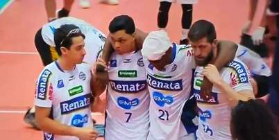 Imagem da matéria: Douglas Souza e Acerola levam pontos após choque de cabeça em semifinal entre Itaquá e Campinas