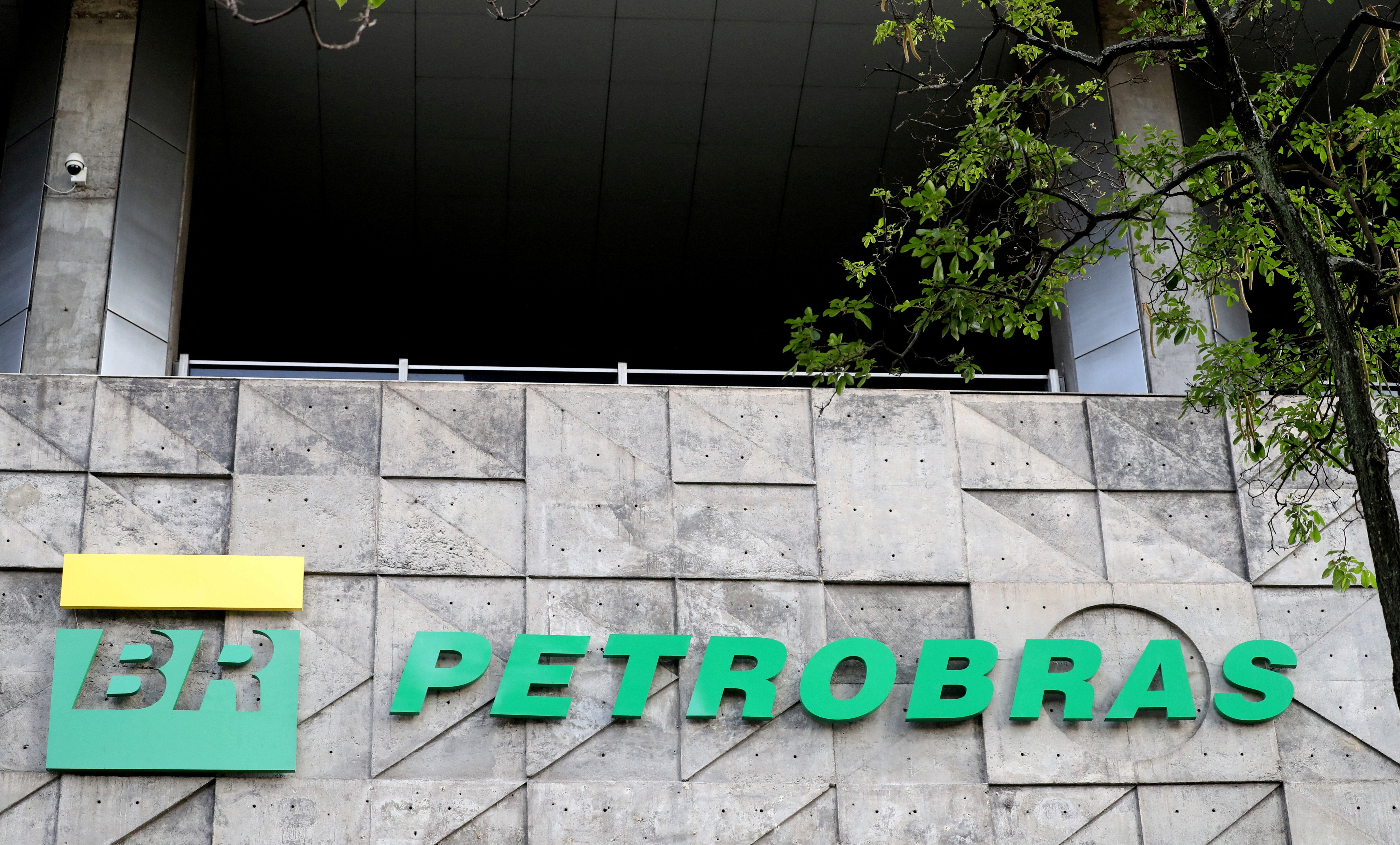 Petrobras e Banco do Brasil disparam após 1º turno; entenda o rali das estatais na bolsa