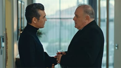 Em Iludida, aliança entre Volkan e Selçuk é exposta, e confronto termina em perseguição