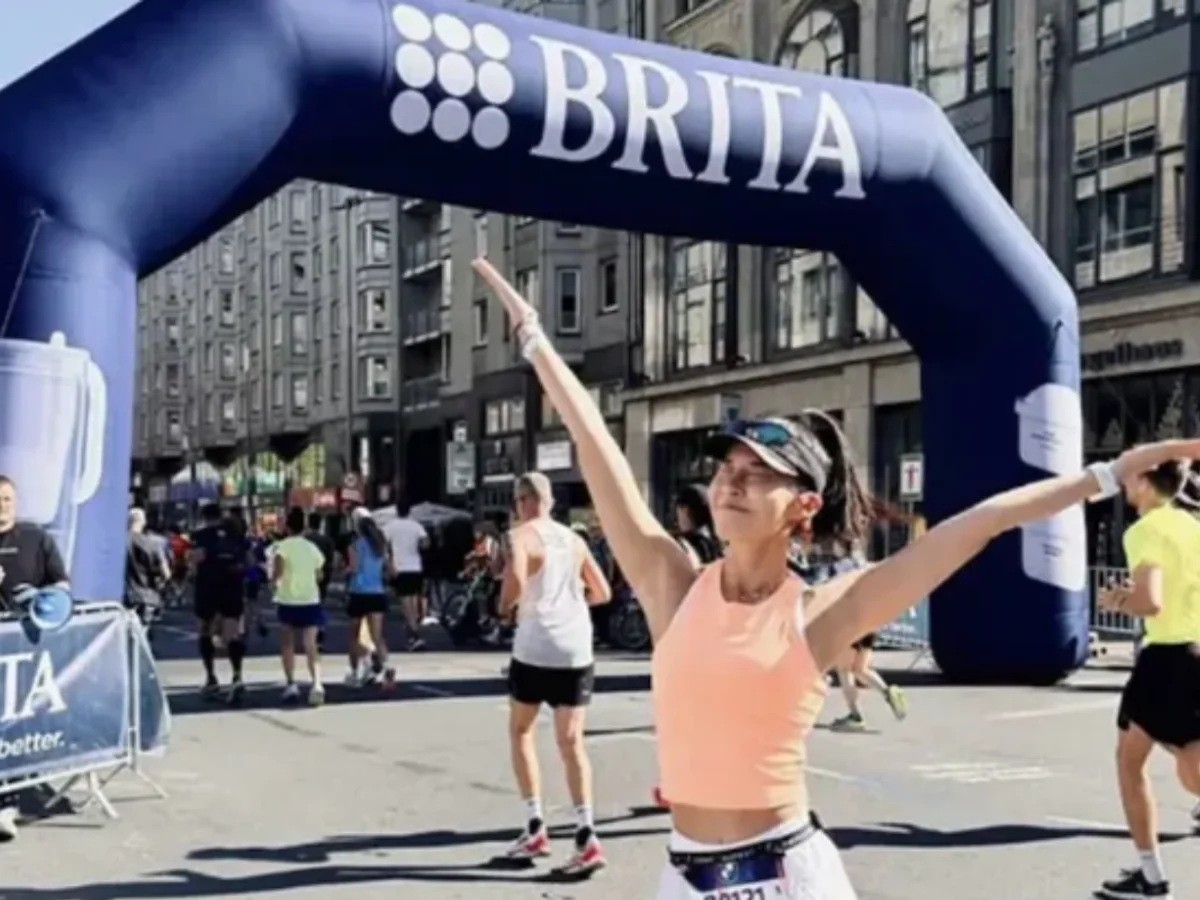 Influenciadora é desclassificada em maratona por trapacear e usar bicicleta