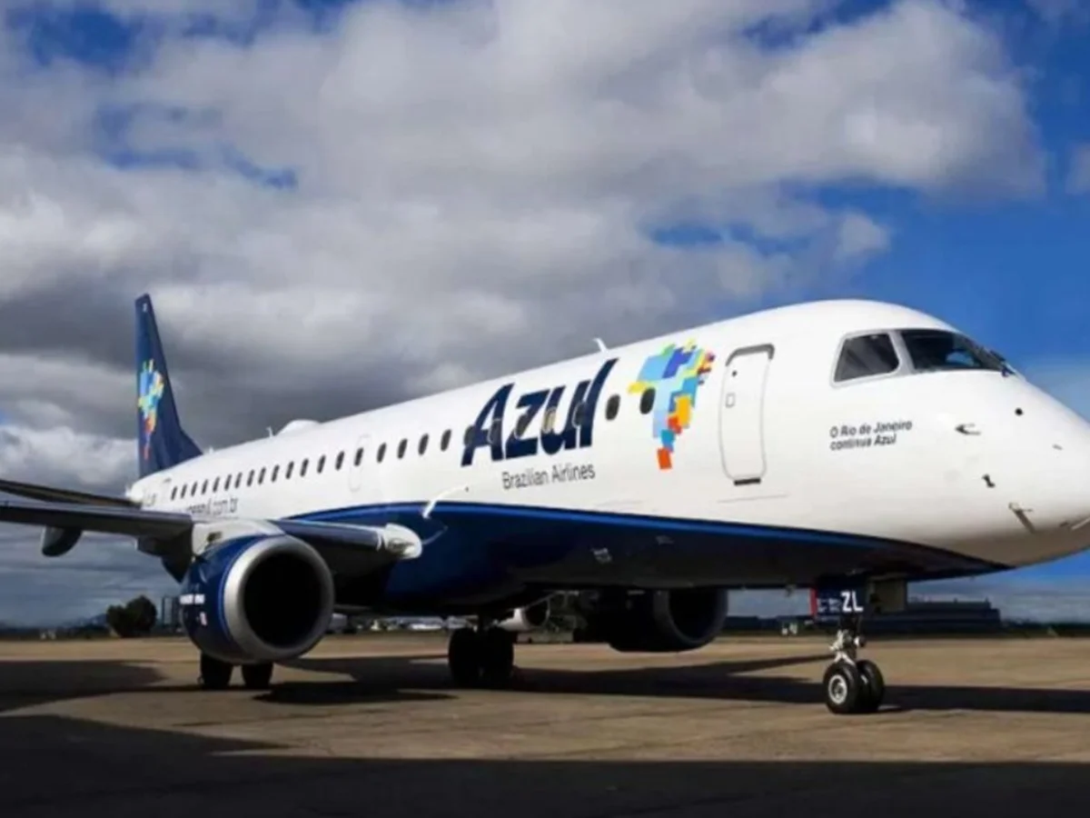 Avião da Azul retorna ao Galeão após problemas técnicos durante voo