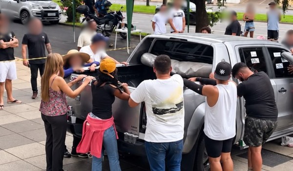 'Desafio do iPhone' deixa pessoas 52h em pé e vira caso de polícia; entenda