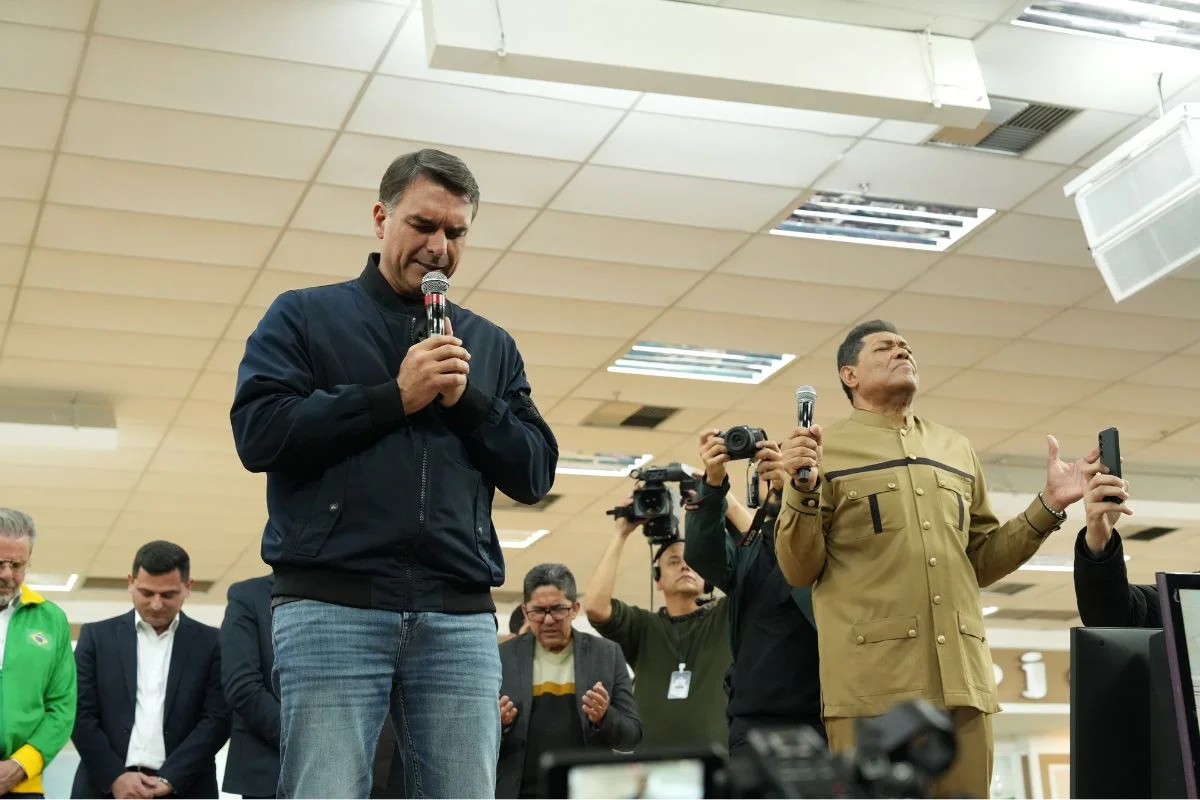 Flávio em igreja evangélica em São Paulo no 7 de Setembro - Metrópoles