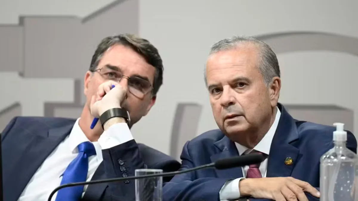 6x1: aliados de Flávio insistem em regimento do Senado para atrasar votação